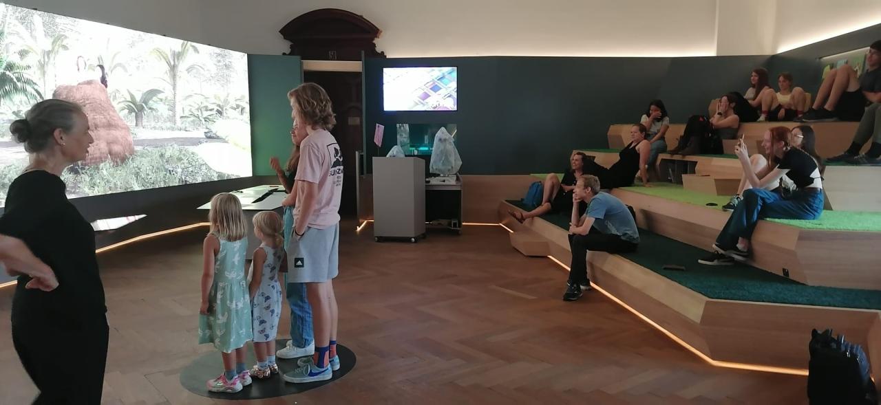 Gemeinsam mit den animierten Dinos in der Kreidezeit.