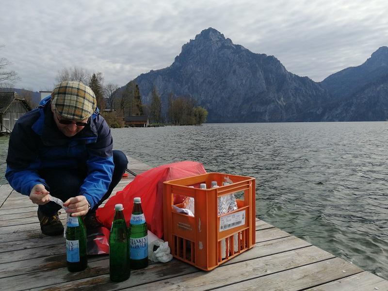 Flaschen mit Seewasser