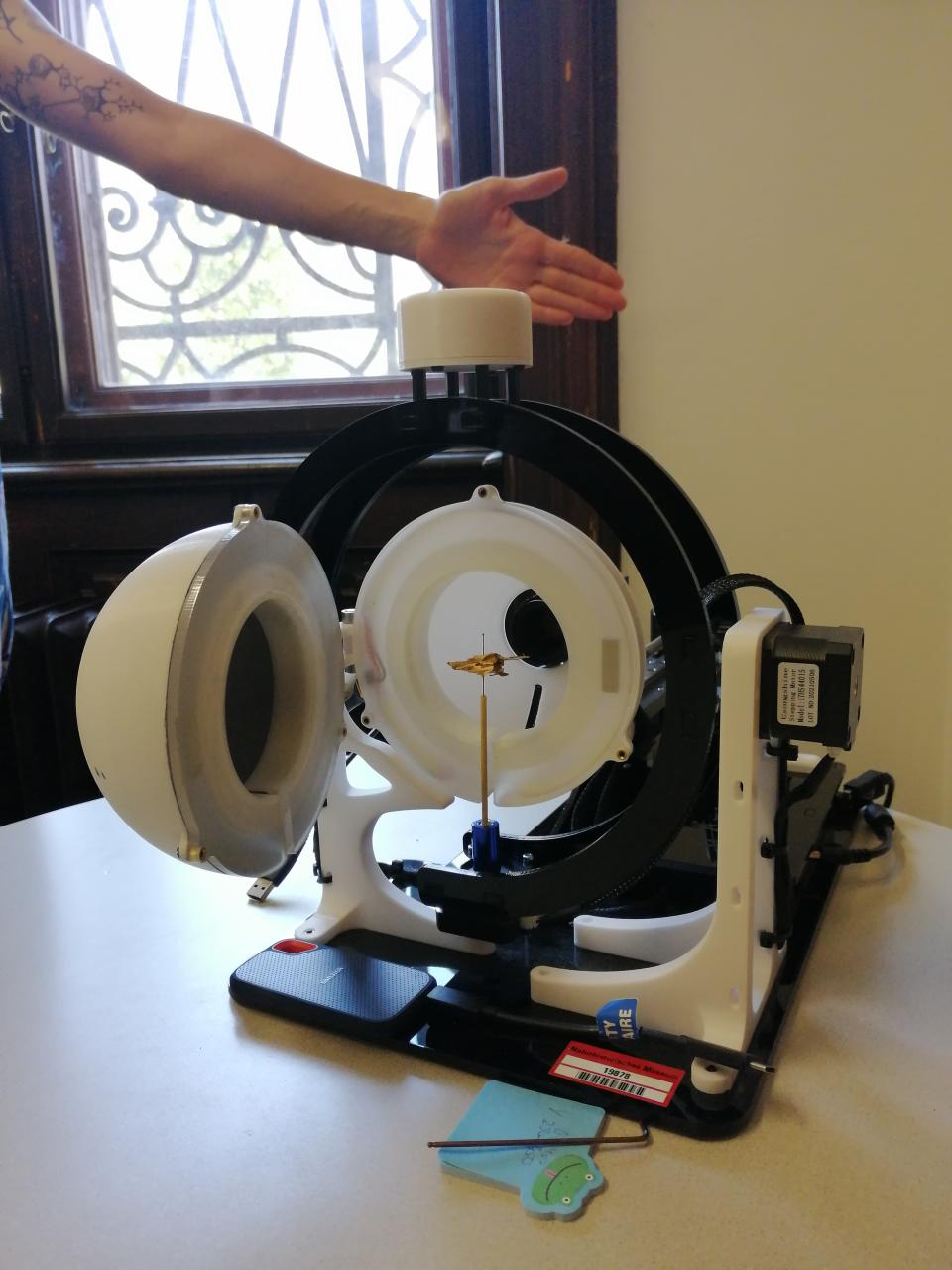 Ein 3D-Scanner, der einen Nachtfalter scannt