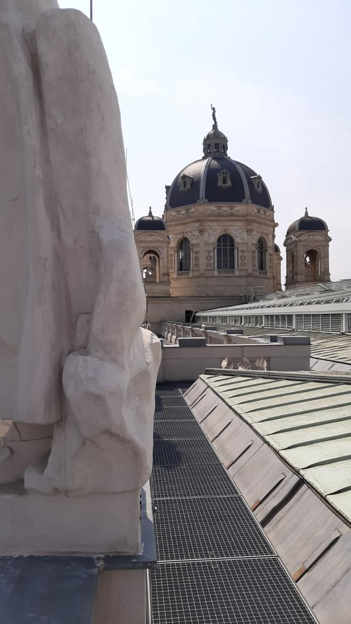 Die Kuppel des Naturhistorischen Museums von außen...