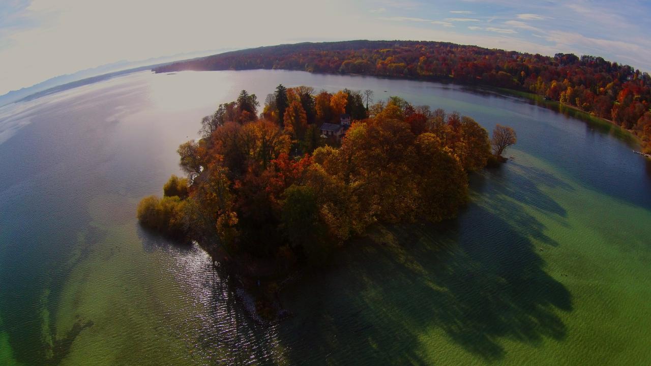 Luftbildaufnahme der Roseninsel im Starnberger See