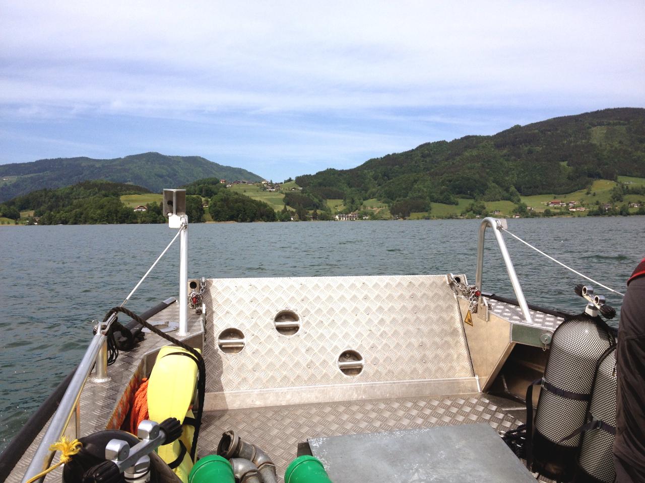 Der See vom Forschungsboot aus betrachtet