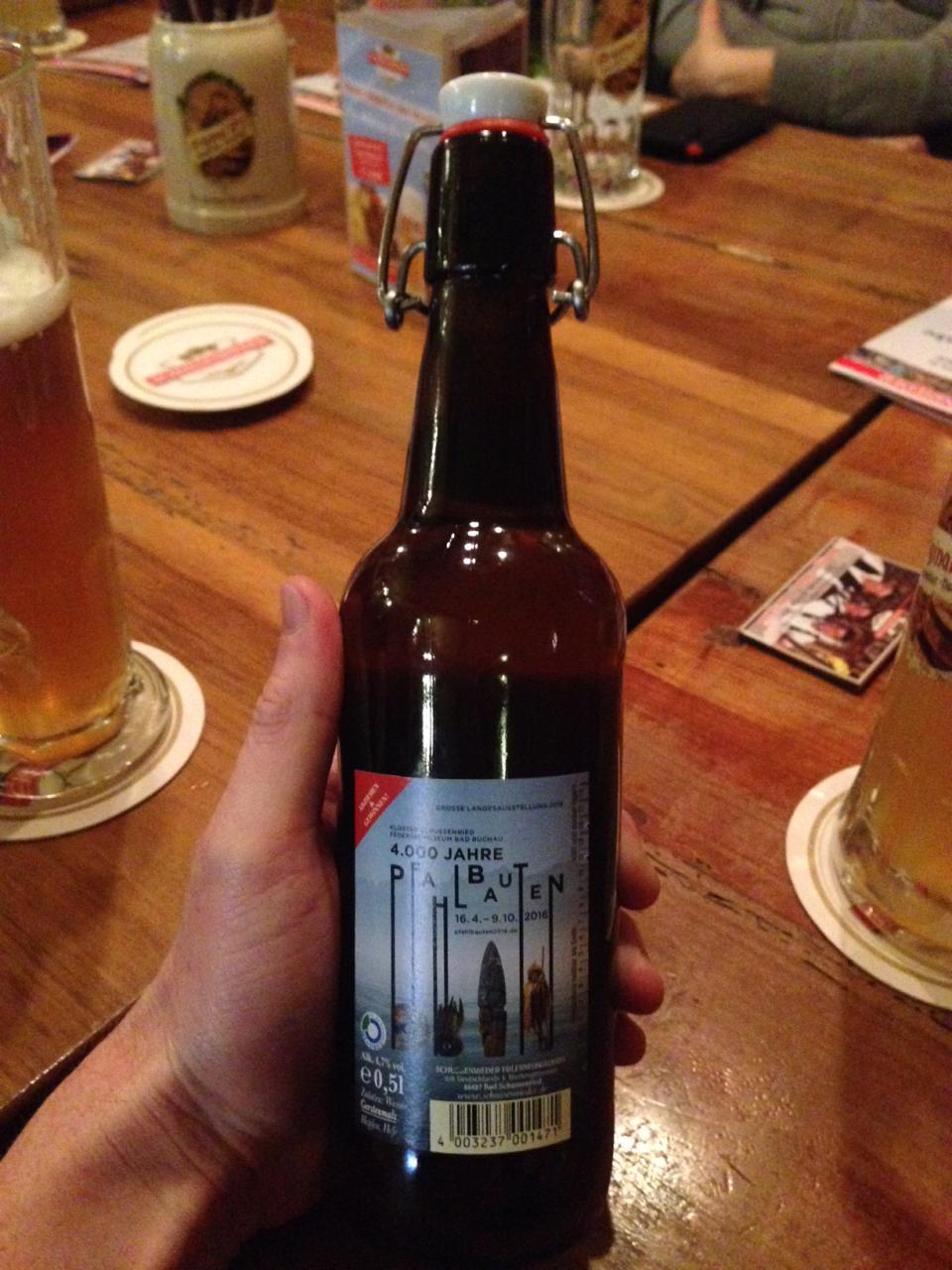 Eine 0,5 Liter Flasche Pfahlbaubier
