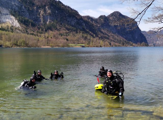 Sporttaucher im Mondsee 