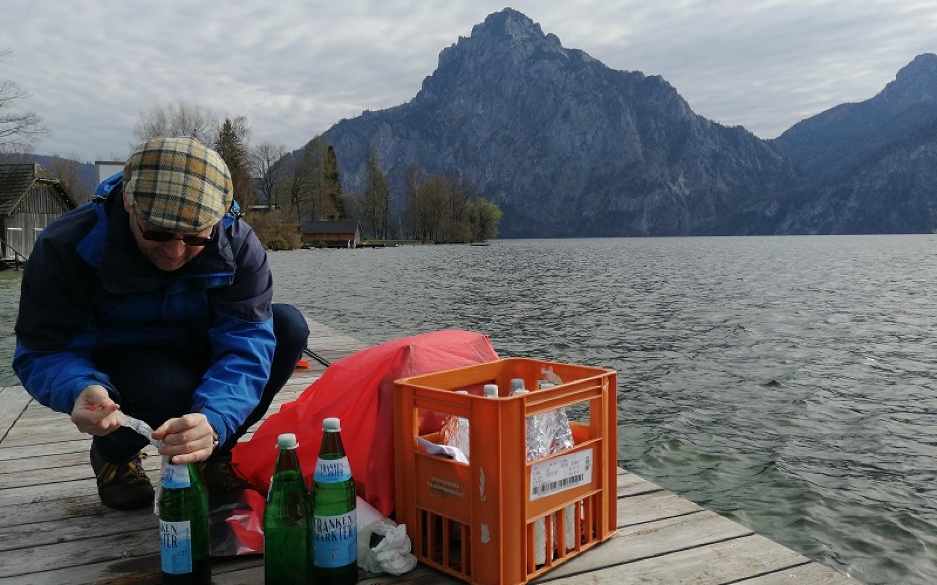 Flaschen mit Seewasser