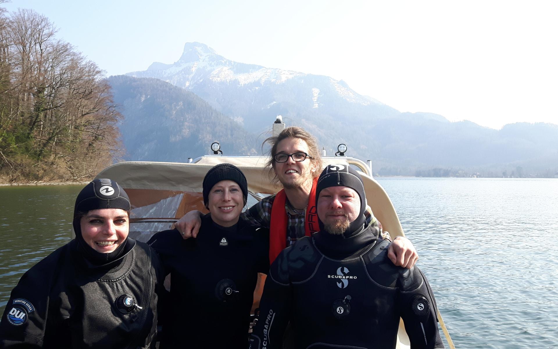 Verena, Esther, Michael und Markus auf dem Forschungsboot