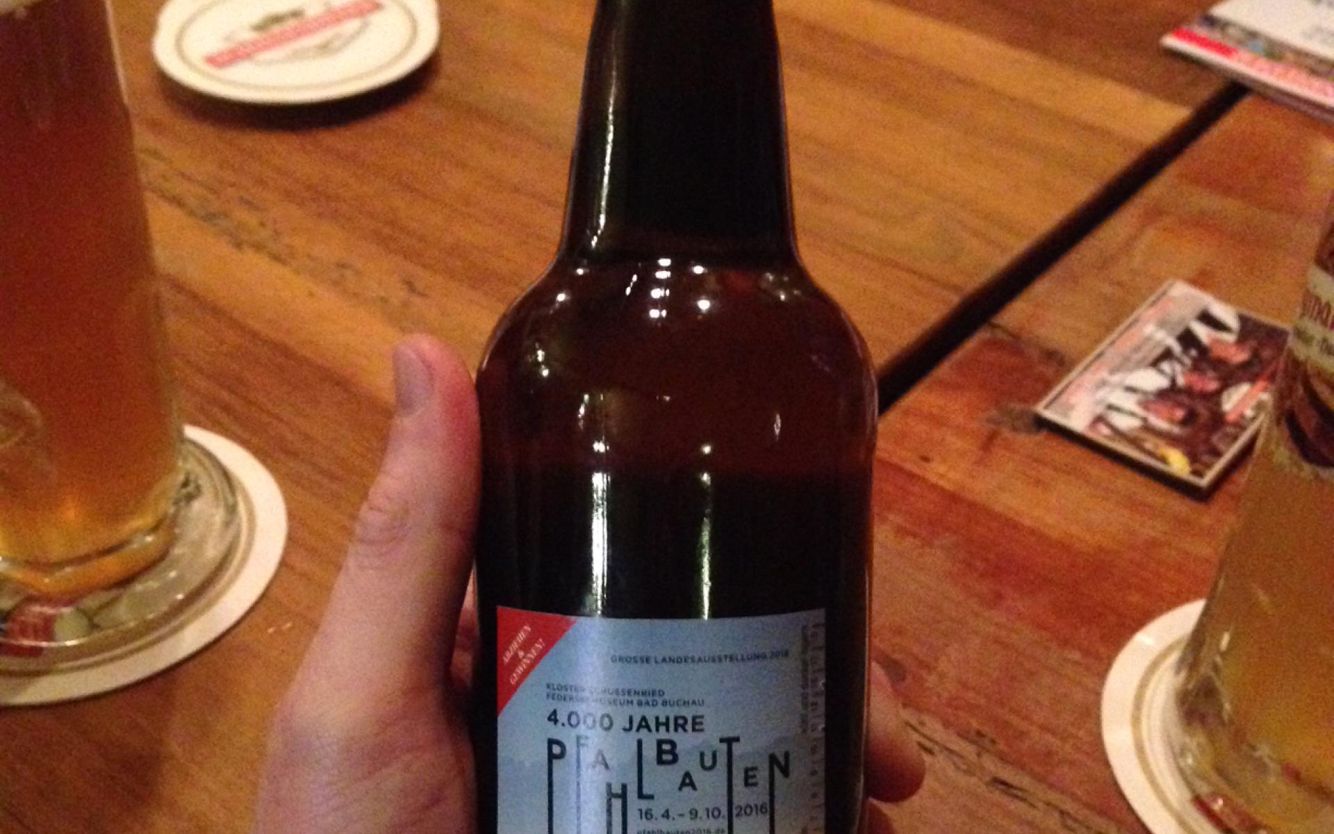 Eine 0,5 Liter Flasche Pfahlbaubier