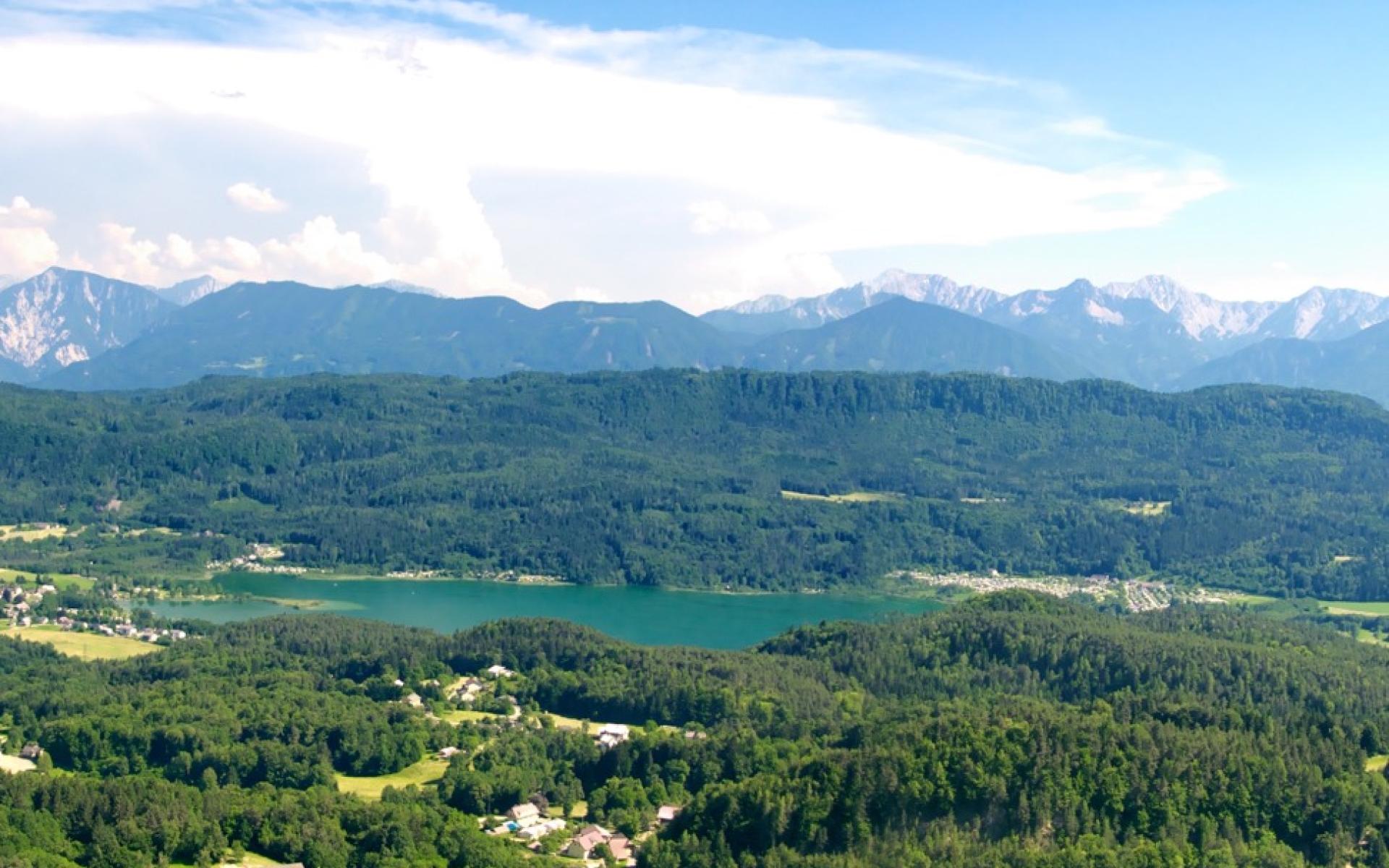 Blick auf den Keutschacher See vom Pyramidenkogel aus. 