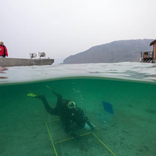 Taucher unter Wasser