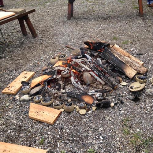 Keramik im Feldbrand