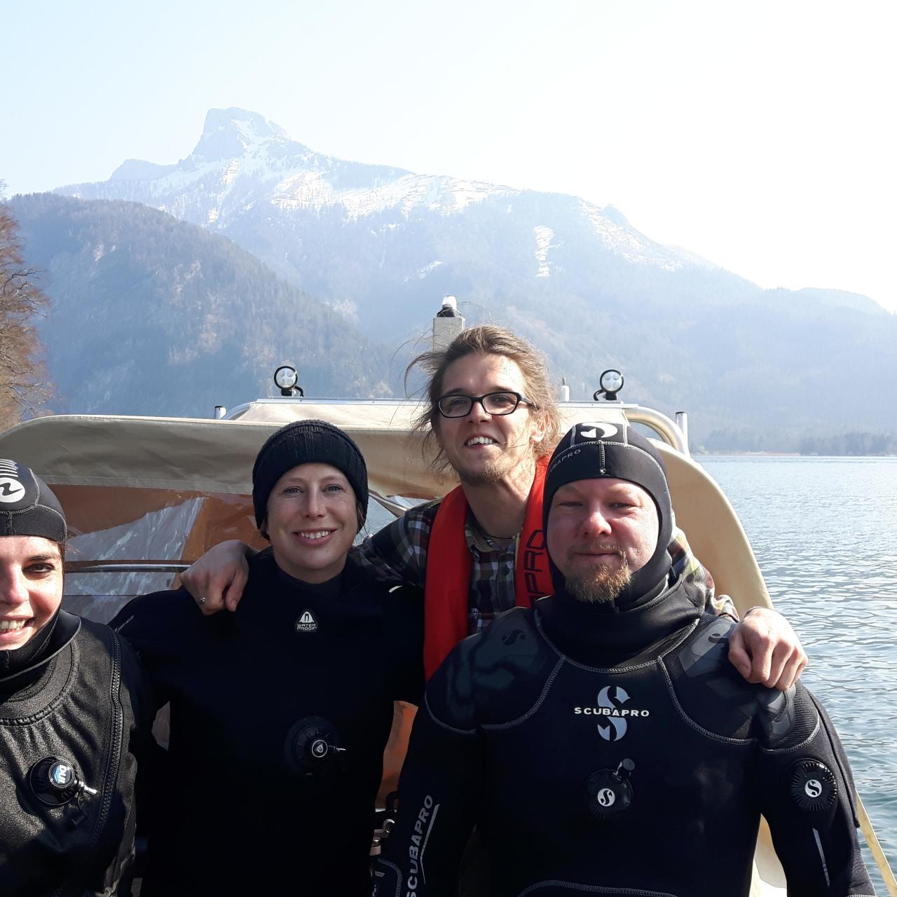 Verena, Esther, Michael und Markus auf dem Forschungsboot