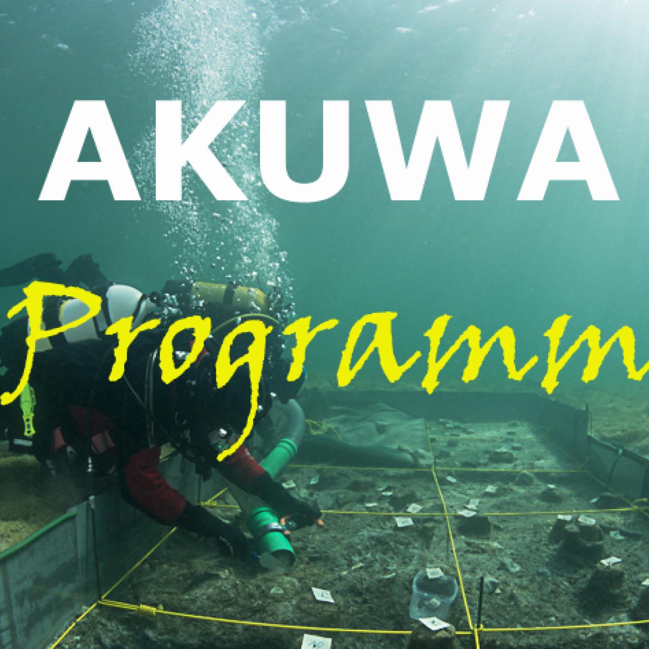 Schriftzug "AKUWA Programm", im Hintergrund sieht man einen Taucher in einem Unterwasserschnitt